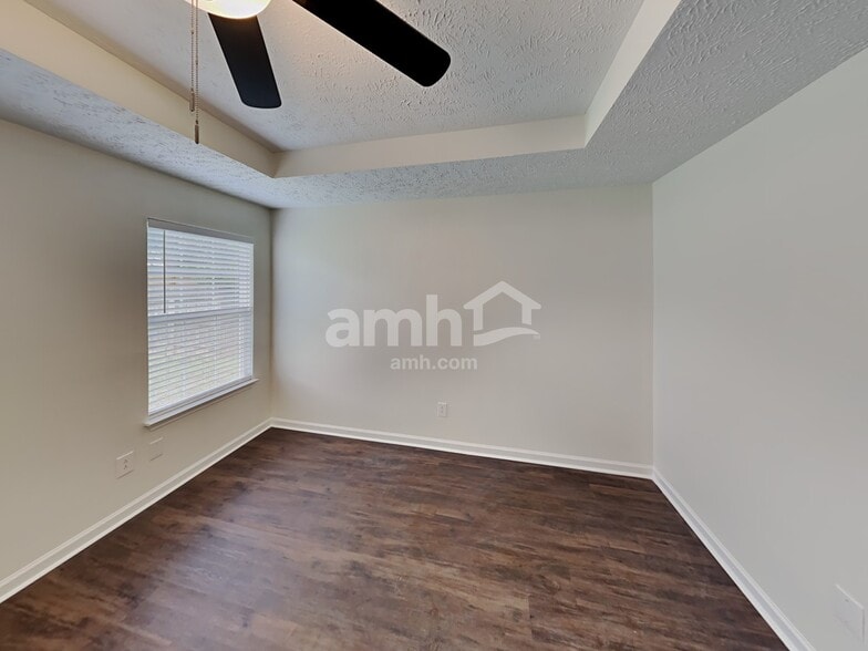 Building Photo - 1856 Portview Dr