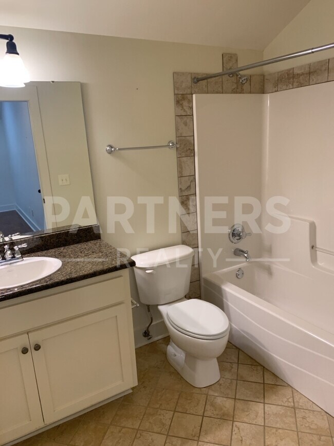Building Photo - 19 Bungalow Ct