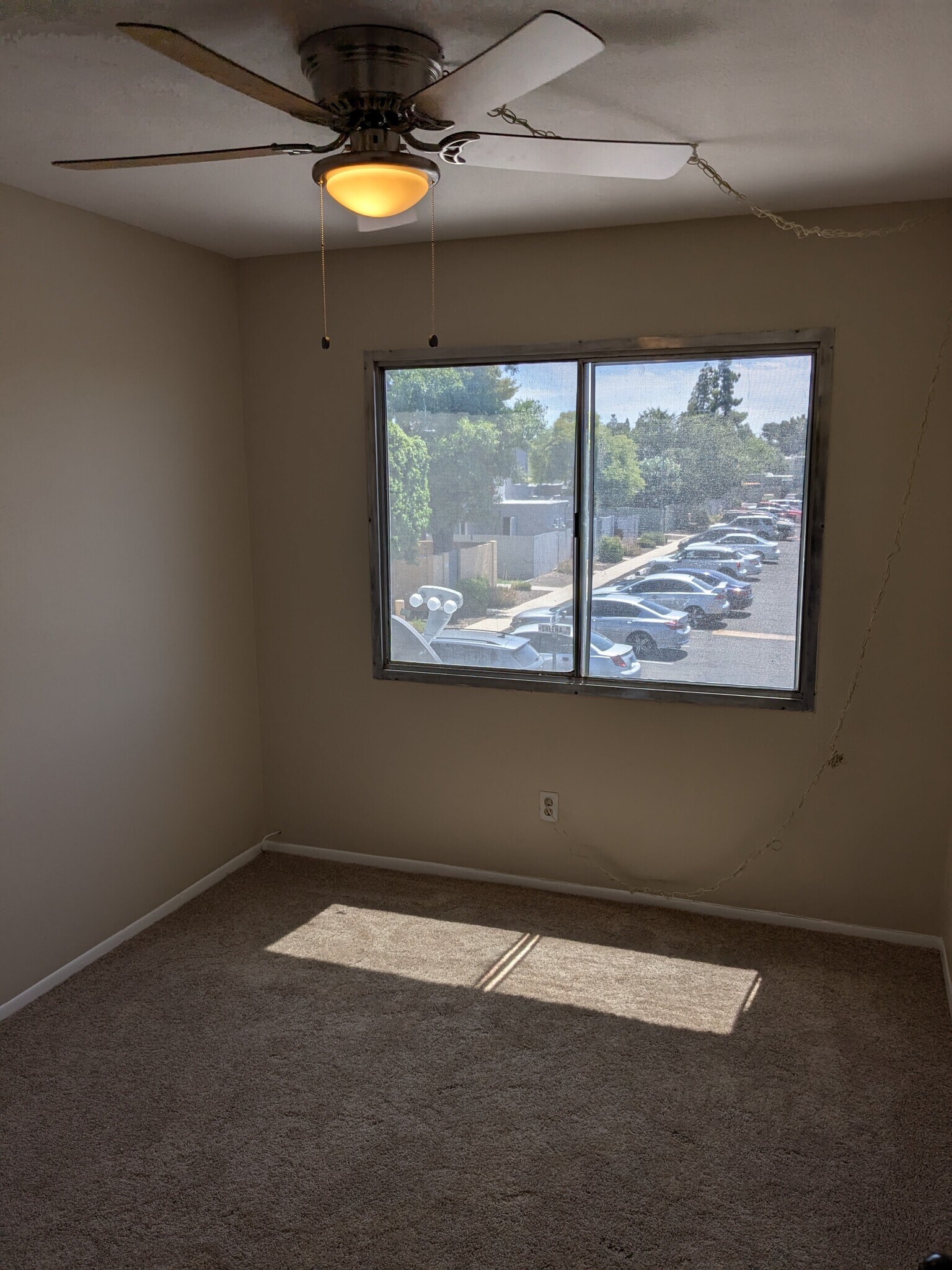 Building Photo - 5436 W Sheena Dr