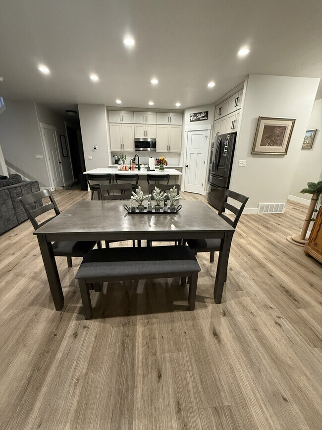 Building Photo - 46 S 2920 W