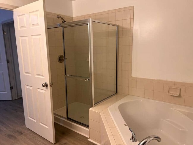 Building Photo - 132 Darley Dale Loop