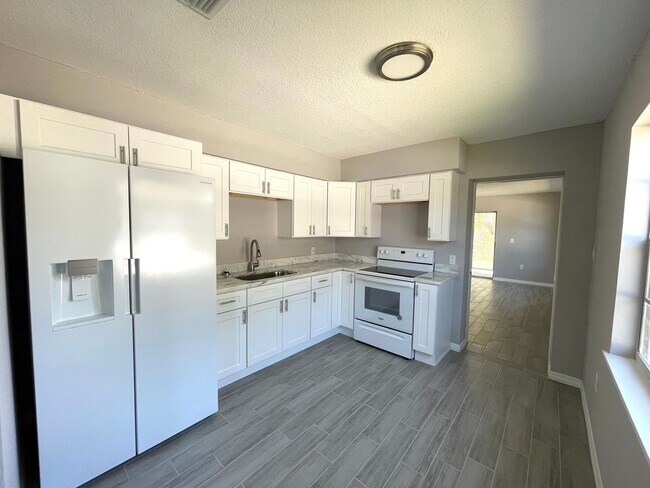 Building Photo - 4912 23rd St W