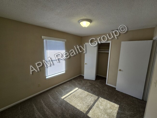 Building Photo - Upstairs two-bedroom apartment. 50% off first month's rent!