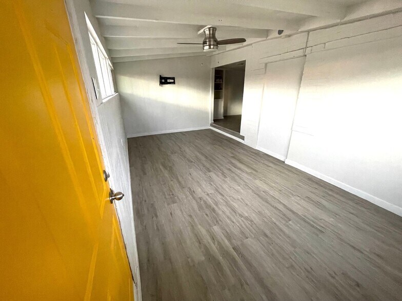 Building Photo - 4402 E Seneca St