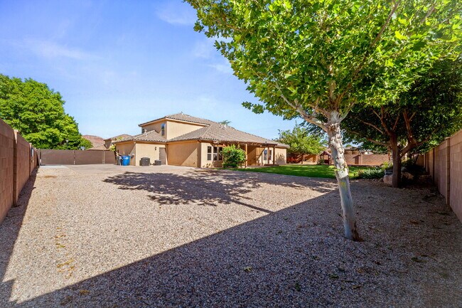 Building Photo - "Spacious 5-Bed Oasis with 3 Baths in Washington, UT – 3,171 Sq Ft of Comfort!"