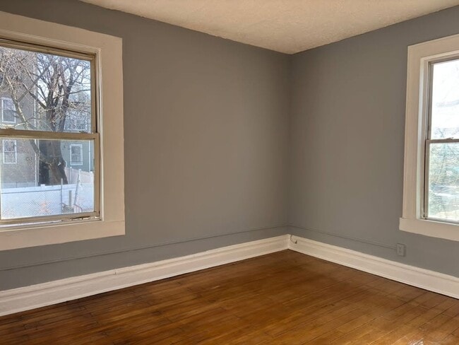 Building Photo - 702-704 S 19 St.