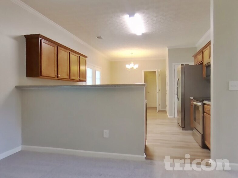 Building Photo - 1055 Crown Landing Pkwy