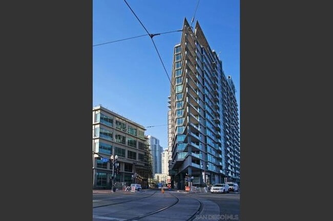 Building Photo - 1080 Park Blvd