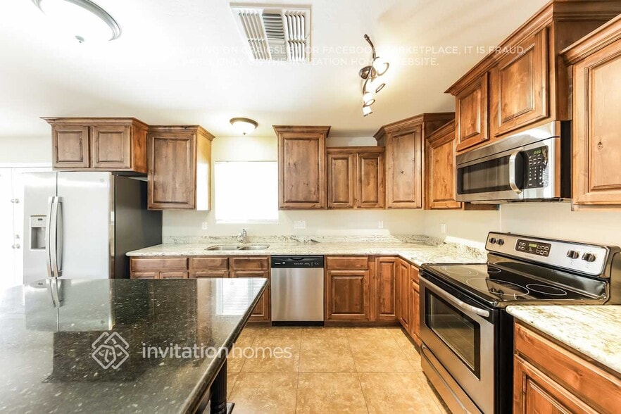 Building Photo - 2408 W Seldon Ln
