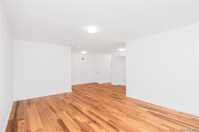 Building Photo - 671 Bronx River Rd