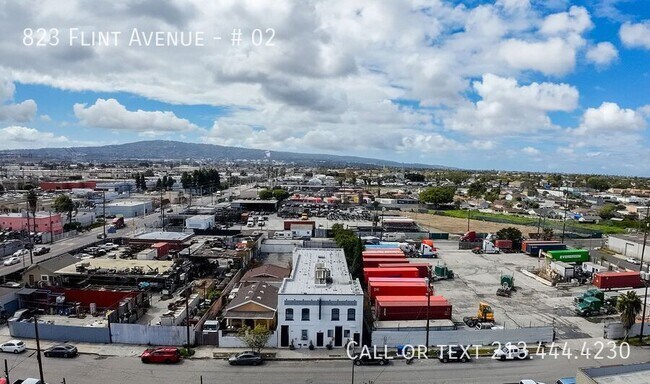Building Photo - 823 N Flint Ave