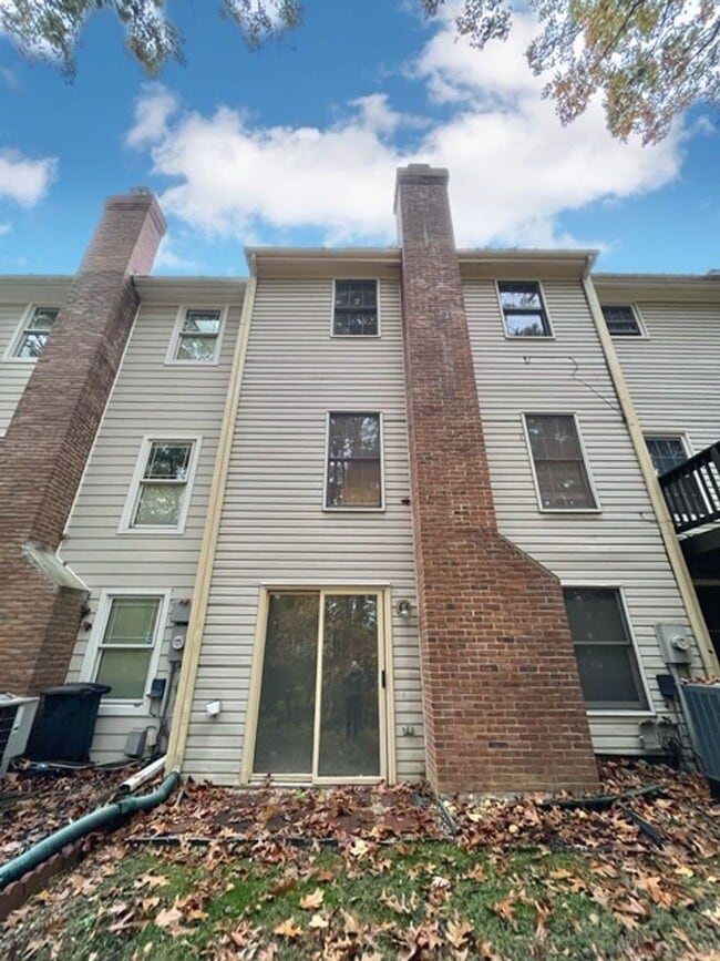 Building Photo - 17120 Briardale Rd