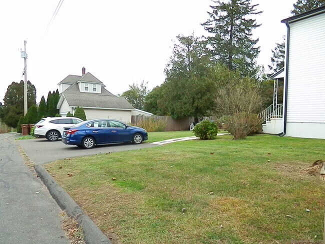 Building Photo - 47 Fort Hill Ave