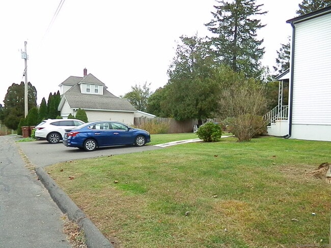 Building Photo - 49 Fort Hill Ave