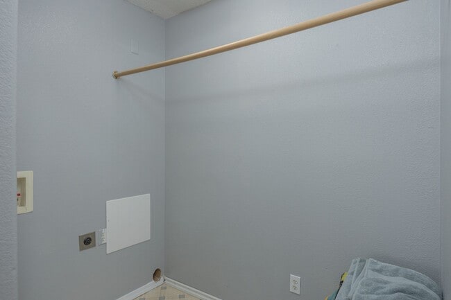 Building Photo - 812 Andrew St