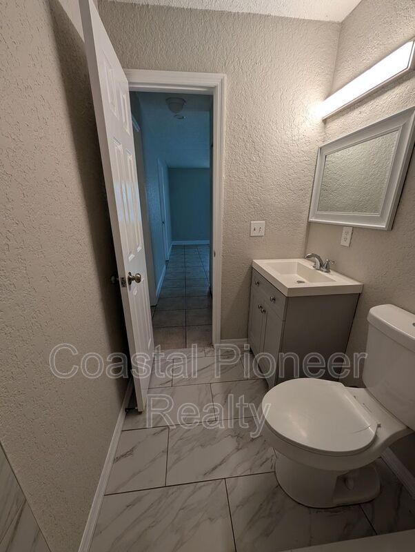 Building Photo - 5828 3rd St E