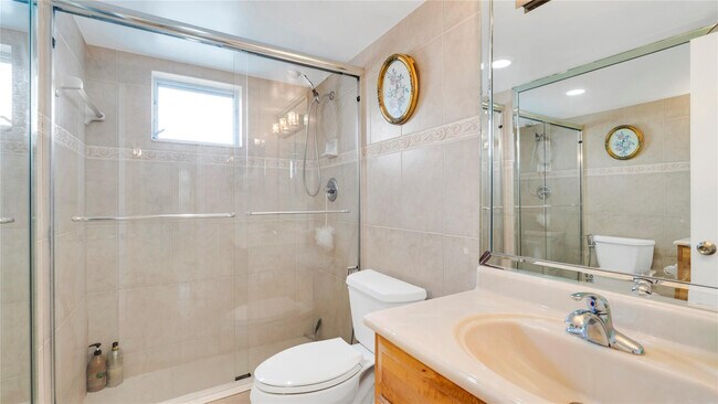 Building Photo - 3725 NE 169th St