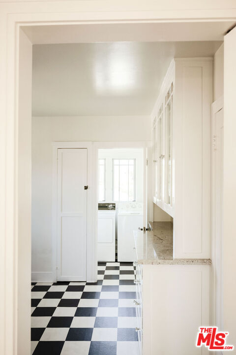 Building Photo - 824 Brent Ave