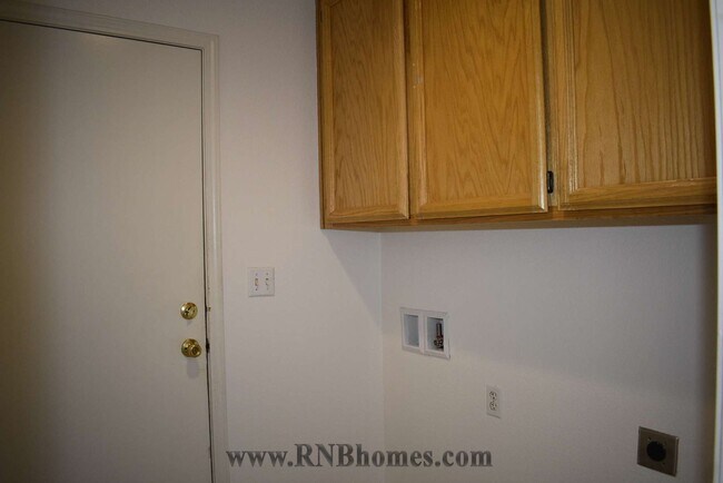 Building Photo - 2108 Macaw Ln