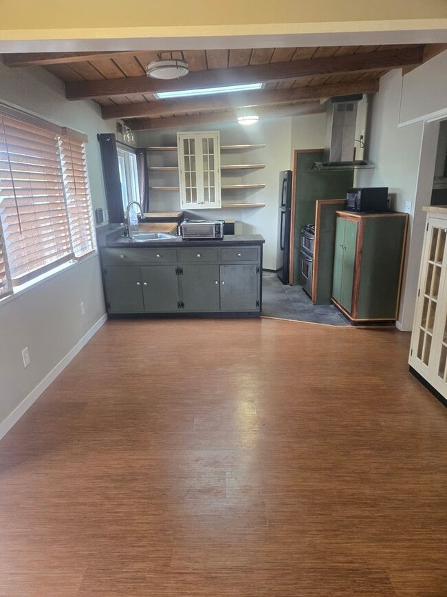 Building Photo - 1511 8th St