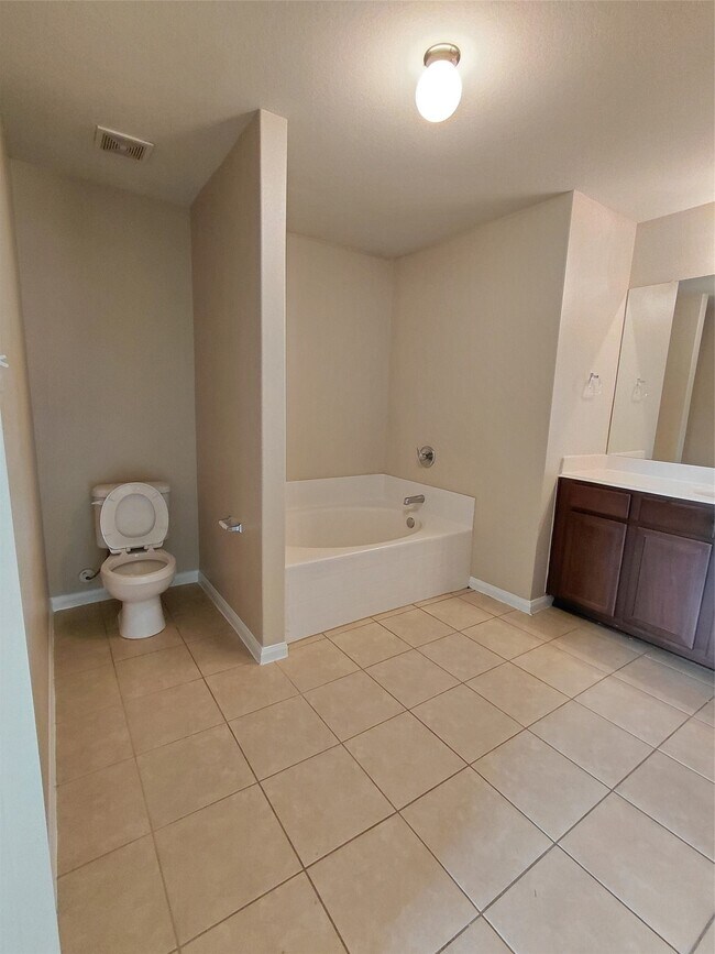 Building Photo - 8902 Stagewood Dr