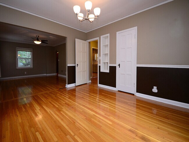 Building Photo - 509 S 50th Ave