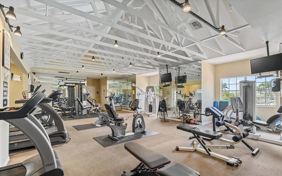 Building Photo - 2400 Feather Sound Dr