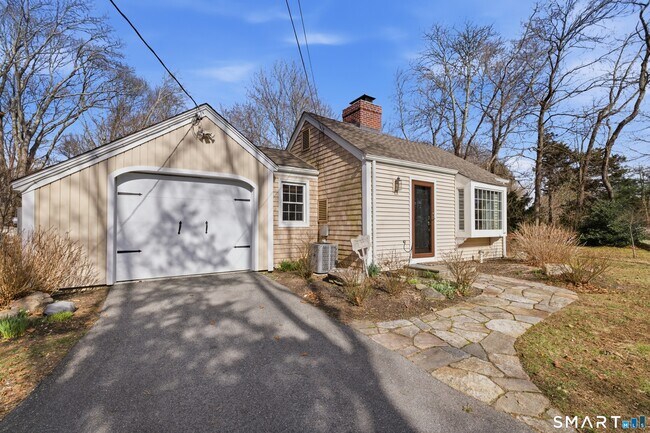 Building Photo - 12 Flanders Rd