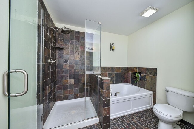 Building Photo - 3169 Saganashkee Ln