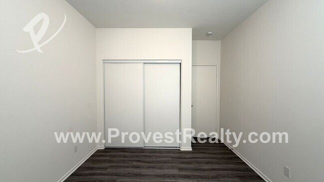 Building Photo - 12383 Luna Rd