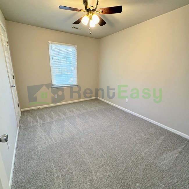 Building Photo - 1327 Hazel Ave