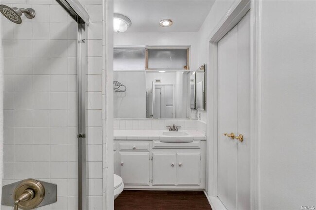 Building Photo - 16922 Oak View Dr