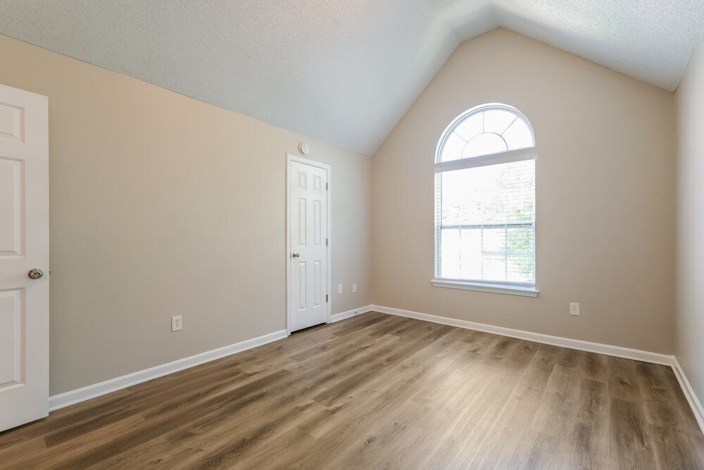 Building Photo - 146 Edison Dr