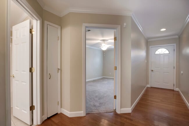 Building Photo - 540 Battlecreek Way