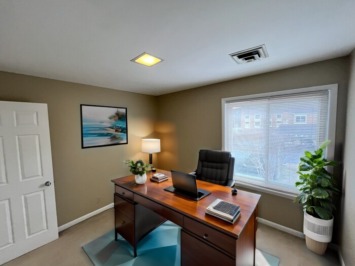 Building Photo - 6947 Highland Park Dr
