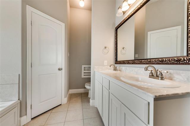 Building Photo - 698 Harper Dr