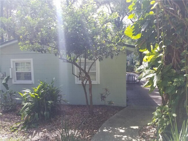 Building Photo - 1601 E Mulberry Dr