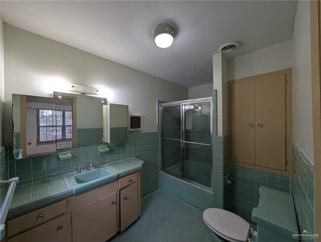 Building Photo - 2110 N 12th St