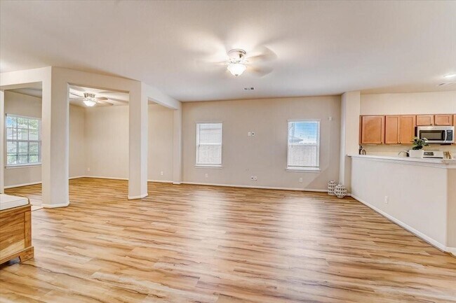 Building Photo - 8827 Willet St