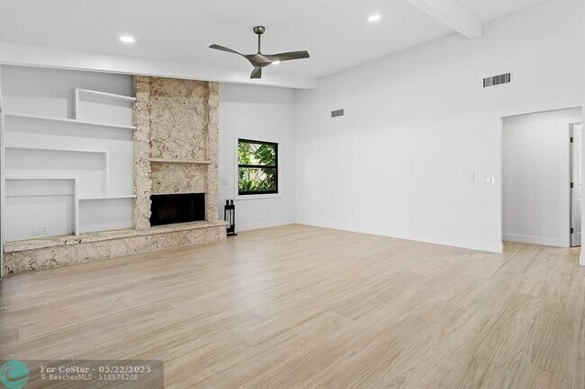 Building Photo - 2715 NW 28th St