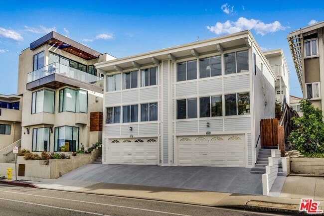 Building Photo - 460 Rosecrans Ave