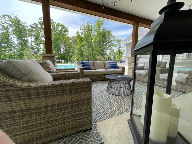 Building Photo - Willet | 4 Bed 3.5 Bath | Garage | 2287 sf...