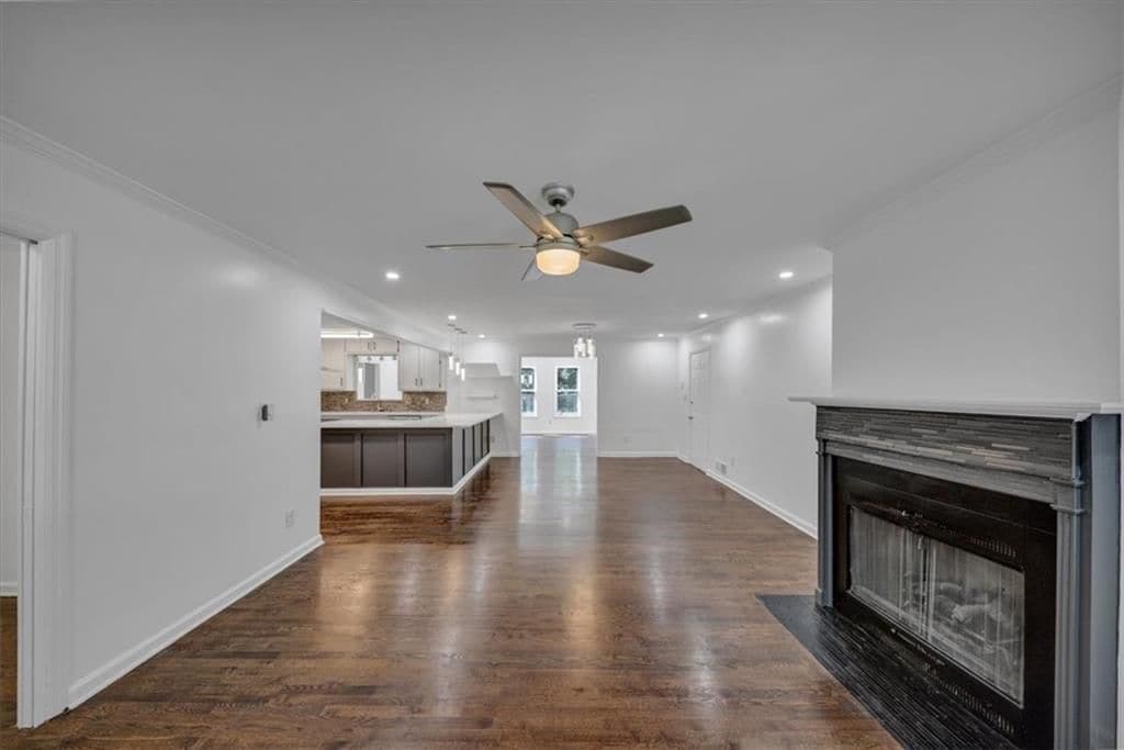 Building Photo - 172 Oak Forest Dr