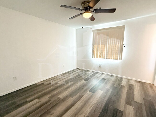 Building Photo - 2027 N 66th Dr