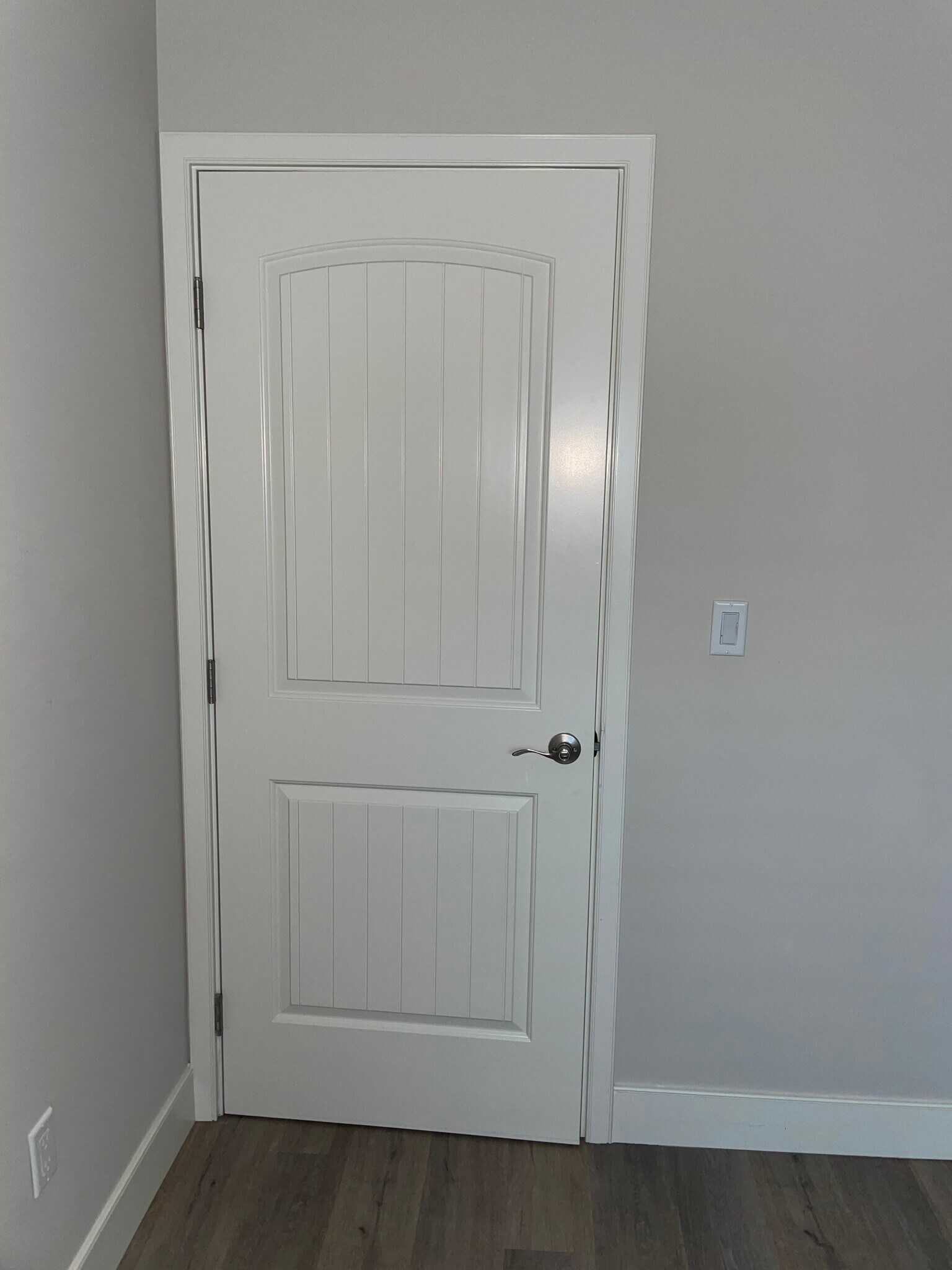 Door design - 6227 Atoll Ave