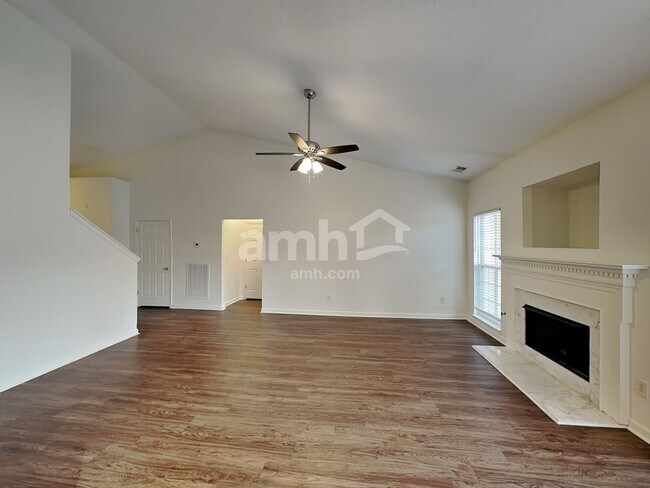 Building Photo - 432 Creekside Ln