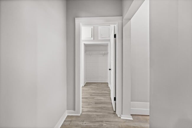 Building Photo - 501 E 4th St