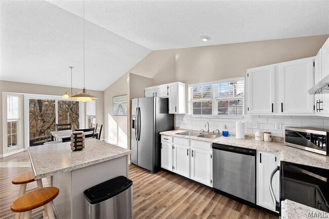 Building Photo - 202 Oxford Ave