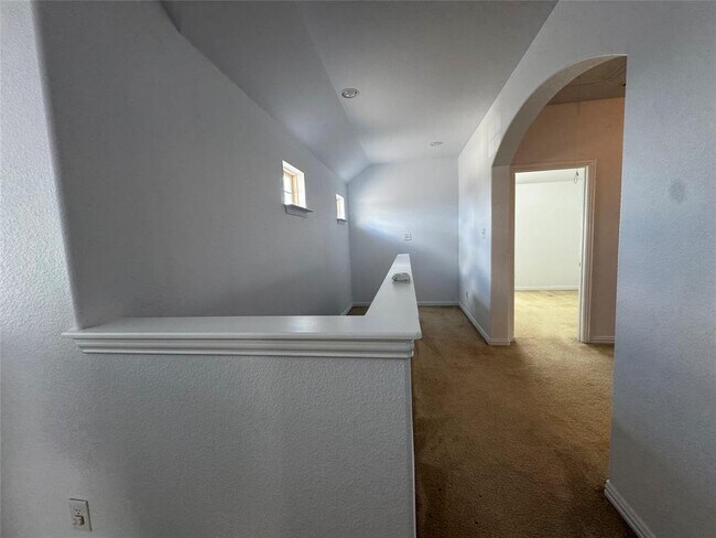 Building Photo - 123 Honey Grove