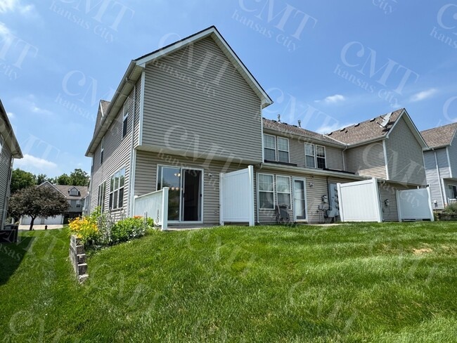 Building Photo - 8027 N Elmwood Ave